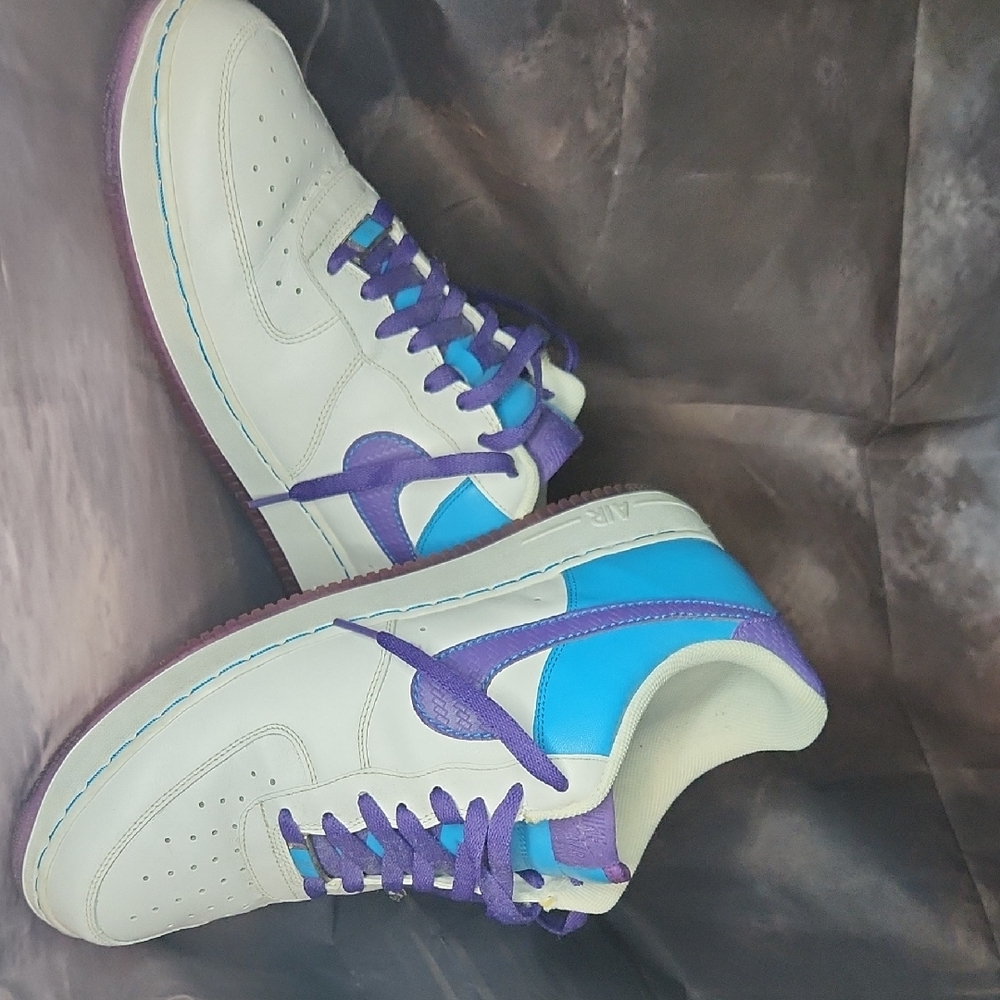 Nike 07, AF 1 Stylish White and Purple Sneakers